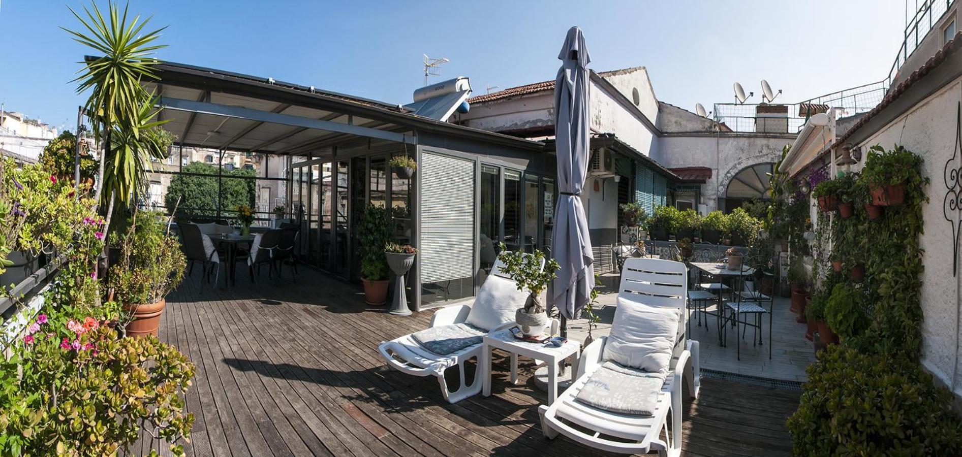 La Terrazza Ai Miracoli Bed & Breakfast Naples Exterior photo