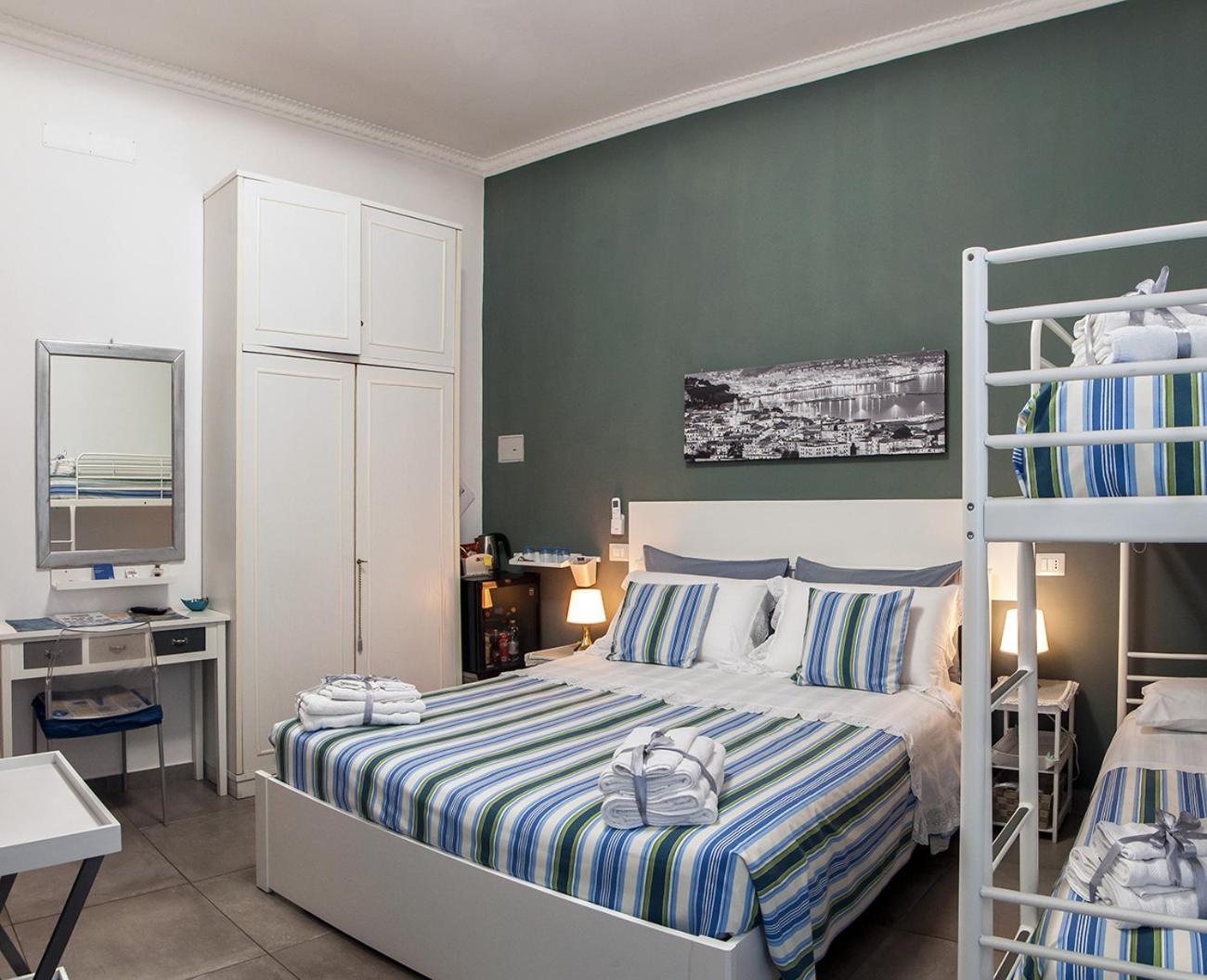 La Terrazza Ai Miracoli Bed & Breakfast Naples Exterior photo