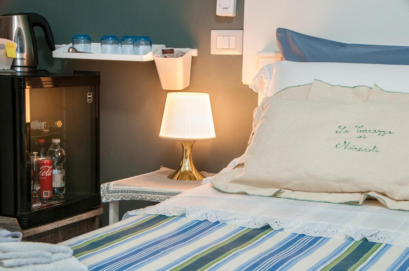 La Terrazza Ai Miracoli Bed & Breakfast Naples Exterior photo