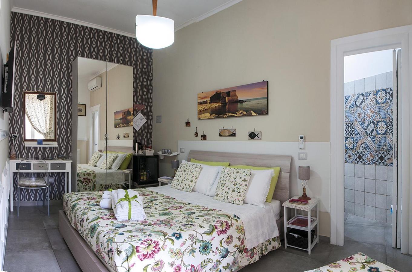 La Terrazza Ai Miracoli Bed & Breakfast Naples Exterior photo